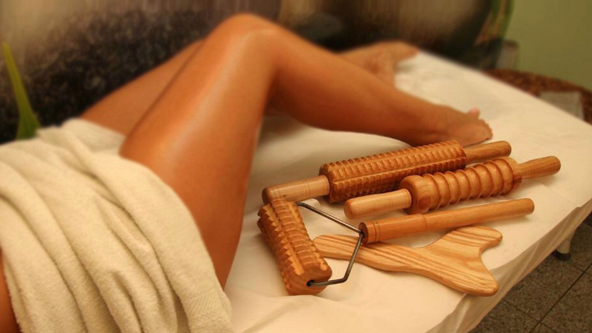 Masaj cu bambus